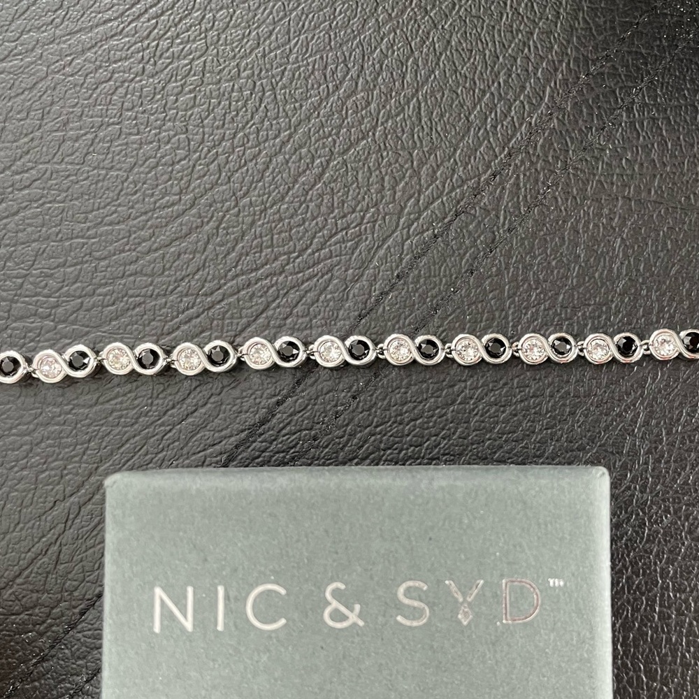 NIC & SYD Tennis Bracelet with Swarovski Crystals